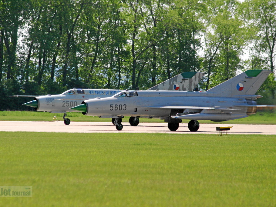 2500 5603 MiG-21MFN (2332 Besuche) Open Day Caslav 2005 2500 5603 MiG-21MFN