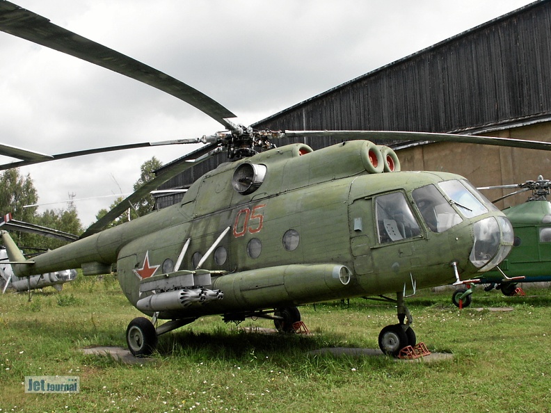 Mil Mi-8, 05 rot