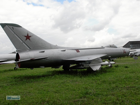 Suchoi Su-11, 14 rot