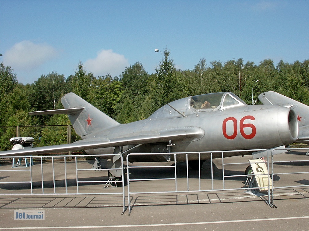MiG-15UTI, 06 rot