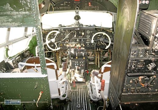 VEB Il-14 Cockpit