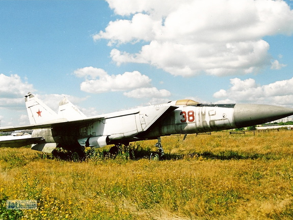MiG-25PDS, 38 rot (2600 Besuche) Museum Chodinka, 2001 MiG-25PDS, 38 rot