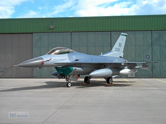 88-0532 AV F-16CG 555th FS USAFE