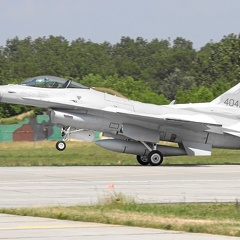 4049 F-16C-52CF Landung