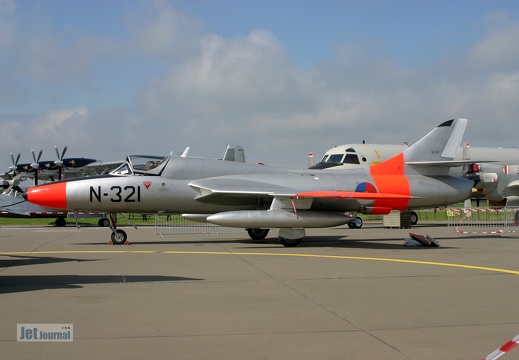 G-BWGL, N-321, Hawker Hunter T8C 