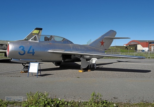 34 blue MiG-15UTI