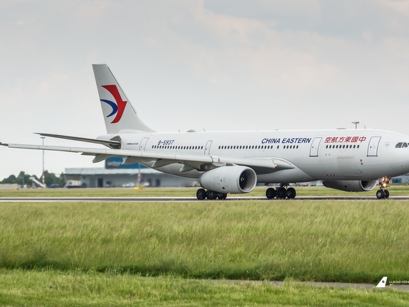 China Eastern Airlines Airbus A330-200 B-5937 Prag (LKPR/PRG)