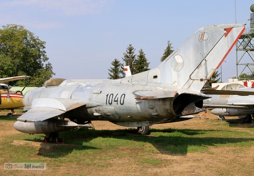 1040, MiG-19PM