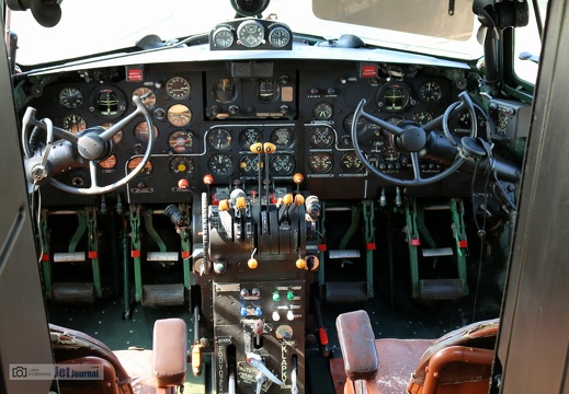 Av-14 / Il-14 Cockpit der 3157