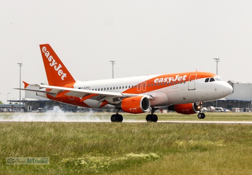 G-EZFU, Airbus A319-111, easyJet