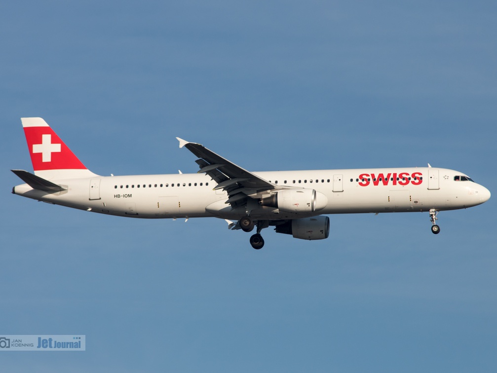 HB-IOM, Airbus A321-212, Swiss