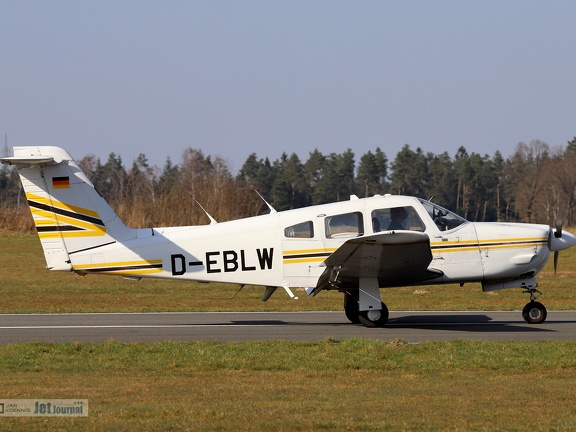 D-EBLW, Piper PA-28RT201