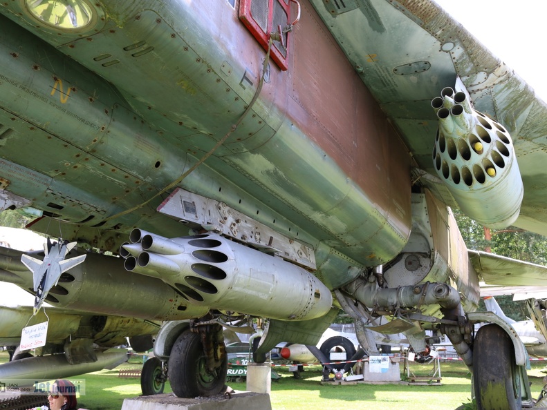 MiG-23BN Unterseite und Bewaffnung