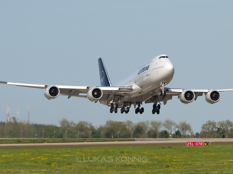 D-ABYA Lufthansa Boeing 747-830