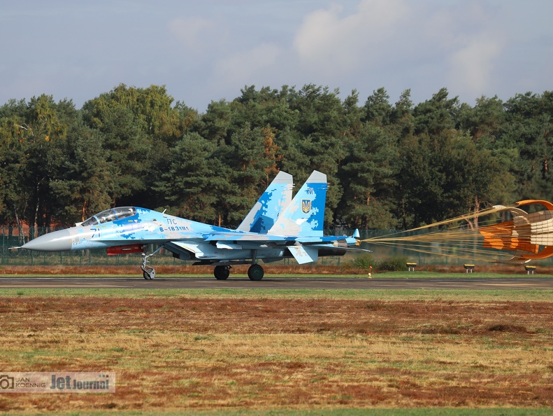 71 blau, Su-27UB, Ukrainian Air Force 