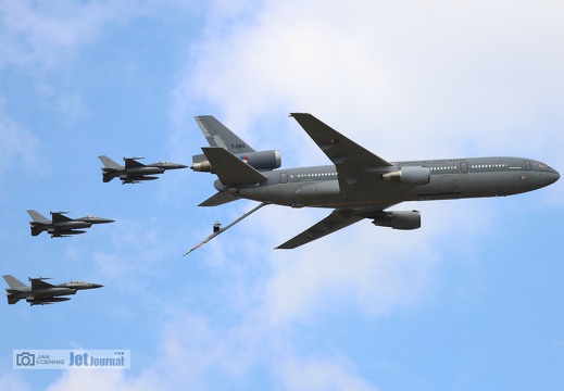 T-264, KC-10-30 und 3 F-16