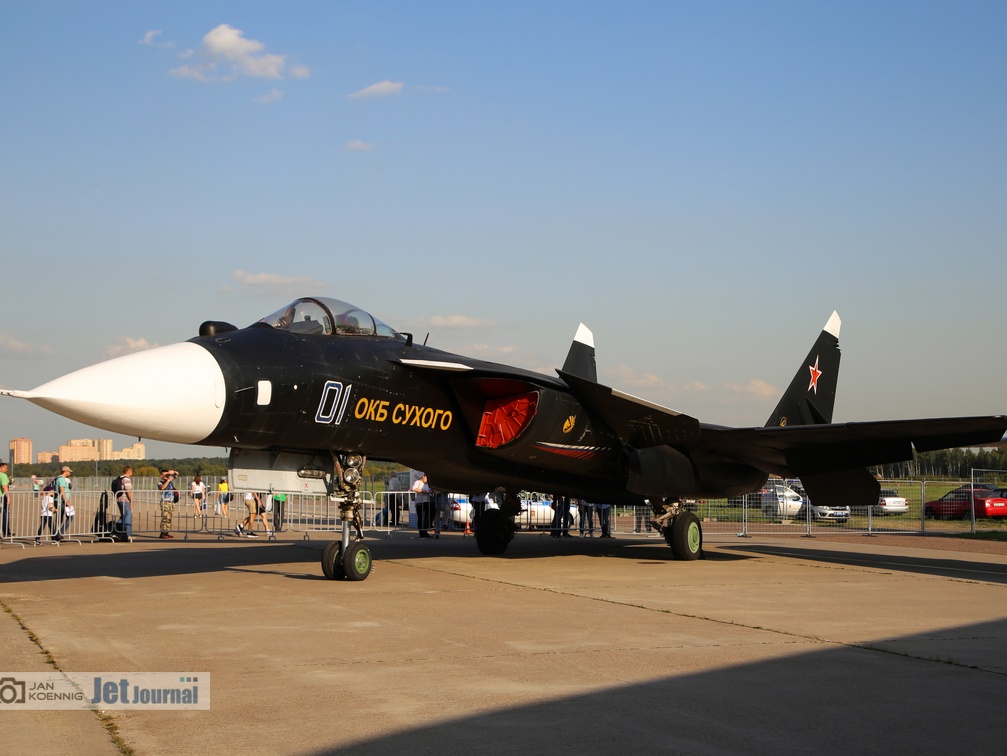01 blau, Suchoi S-37 / Su-47