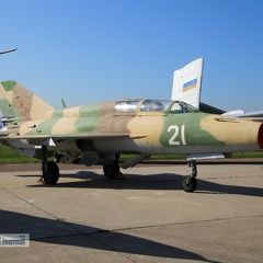 21 weiss, MiG-21UM