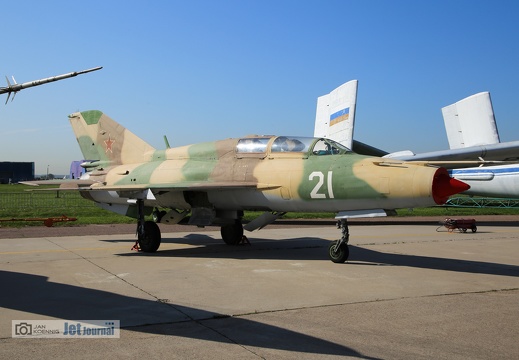 21 weiss, MiG-21UM