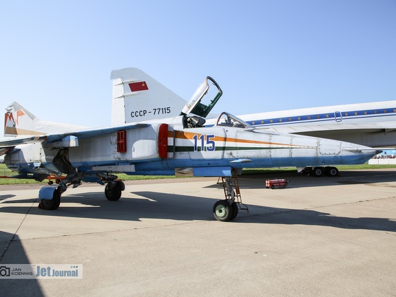 115 blau, MiG-27M, LII Gromow