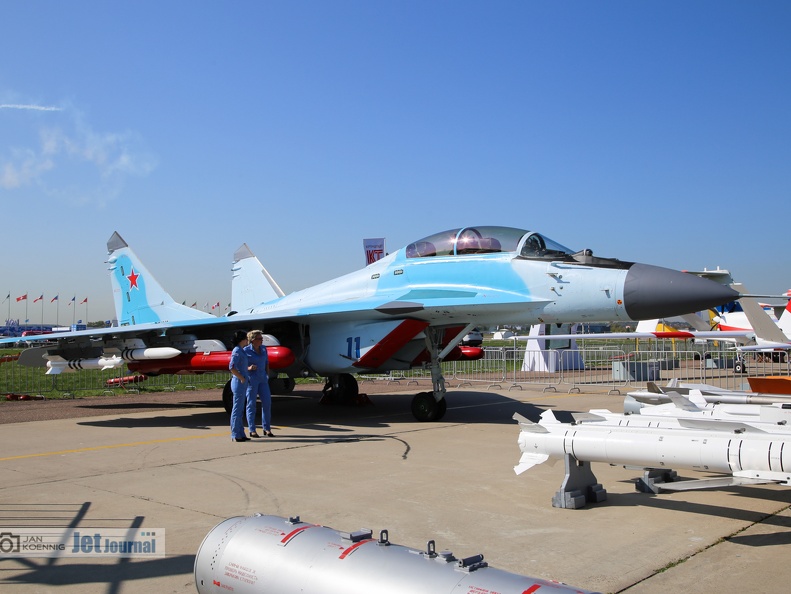 11 blau, MiG-35