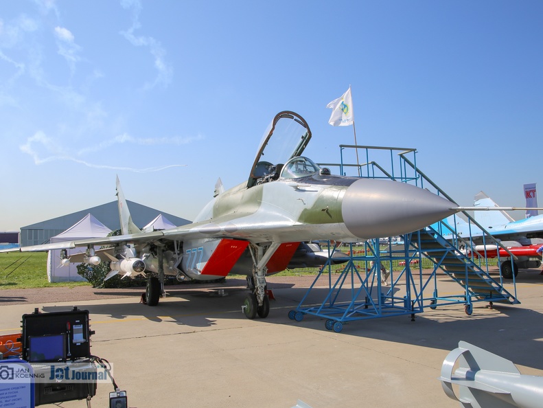 777 blau, MiG-29SMT Prototyp