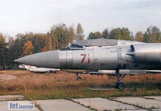71 rot, Tu-128, Bugansicht