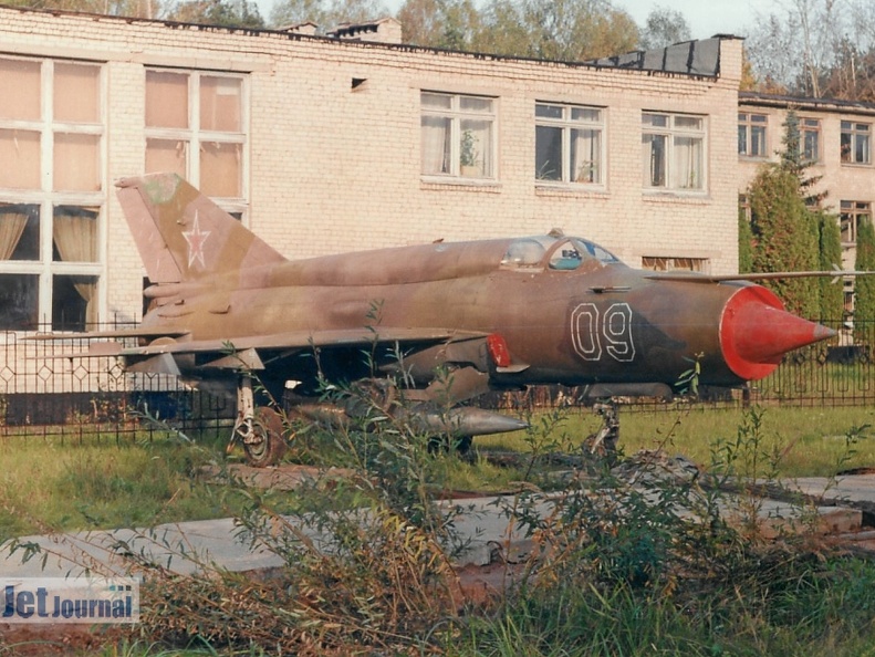 09 weiss, MiG-21bis