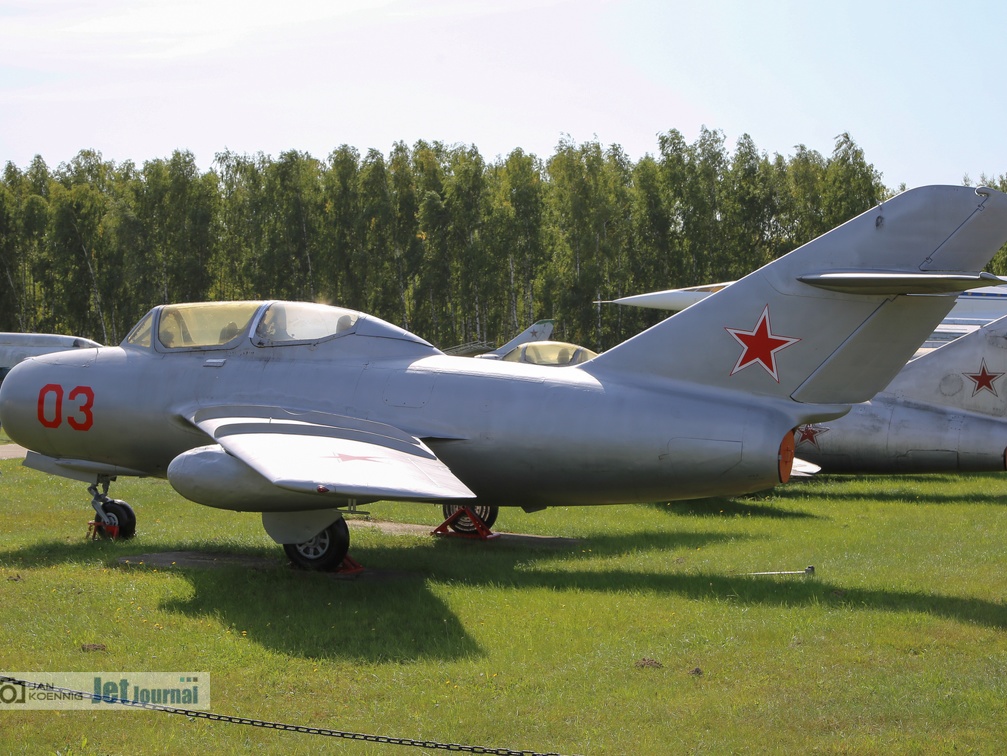 03 rot, MiG-15UTI