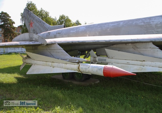 0 rot, Tu-128, Heck