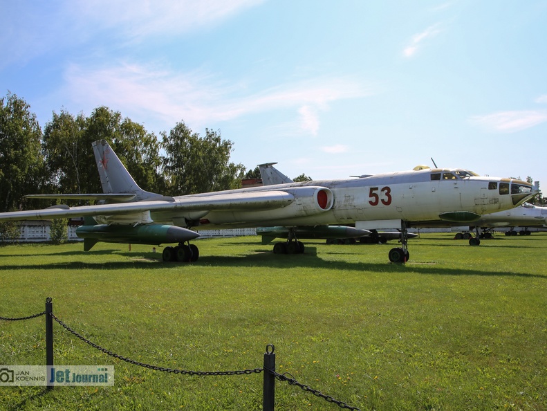 53 rot, Tu-16K-26, ex. 53 blau