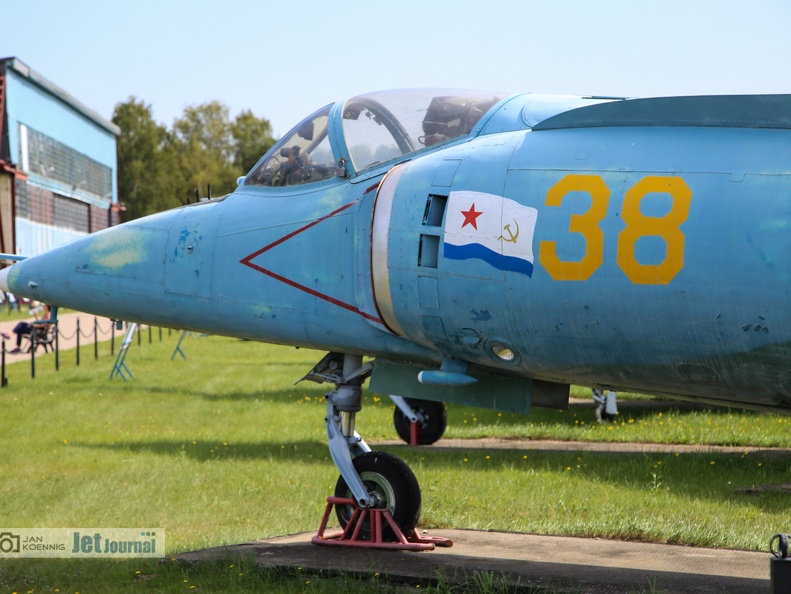 38 gelb, Jak-38M, ex. 11 gelb, Bugansicht