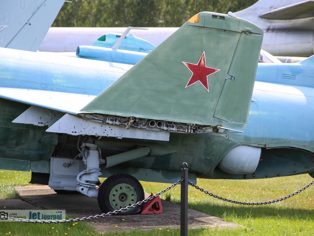 38 gelb, Jak-38M, ex. 11 gelb, Tragflächen