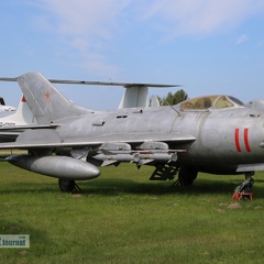 11 rot, MiG-19PM