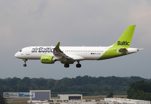 YL-AAU, Airbus A220-300, airBaltic