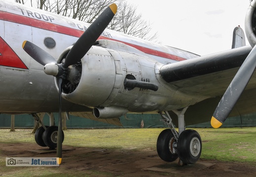 44-9063, C-54 Skymaster, Triebwerk und Hauptfahrwerk