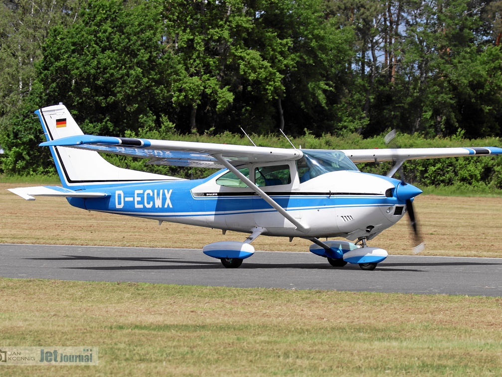 D-ECWX, Cessna-182P
