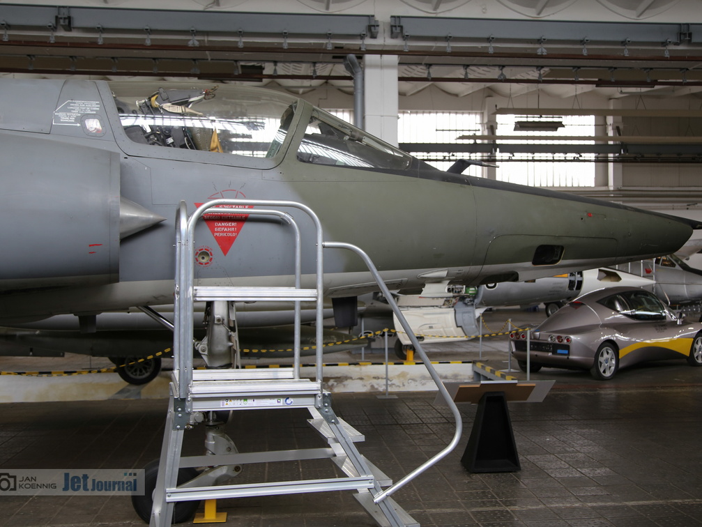 R-2113, Mirage IIIRS, ex. Swiss Air Force