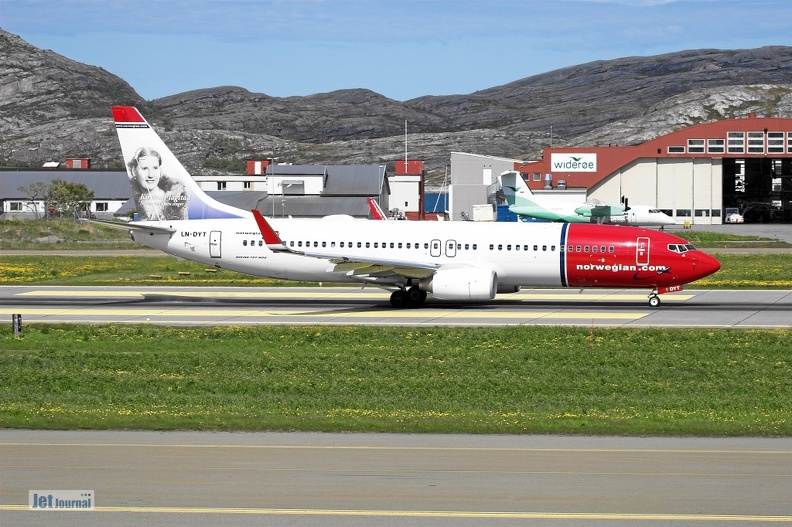 LN-DYT Boeing 737-8JP Norwegian Kirsten Flagstad.jpg