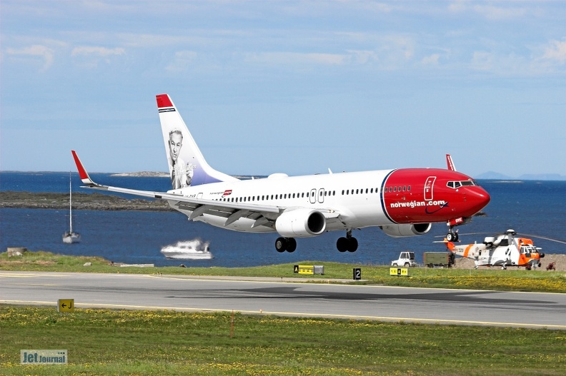 LN-DYE Boeing 737-8JP Norwegian.jpg
