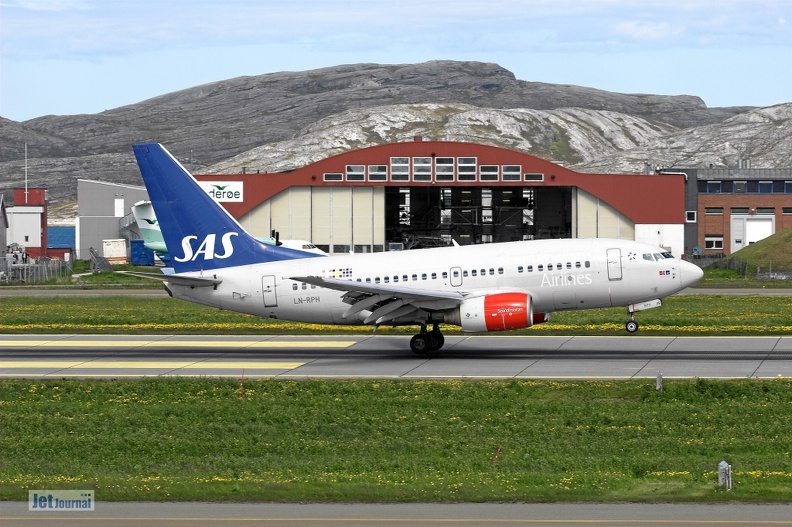LN-RPH Boeing 737-683 Scandinavian Airlines Norge.jpg