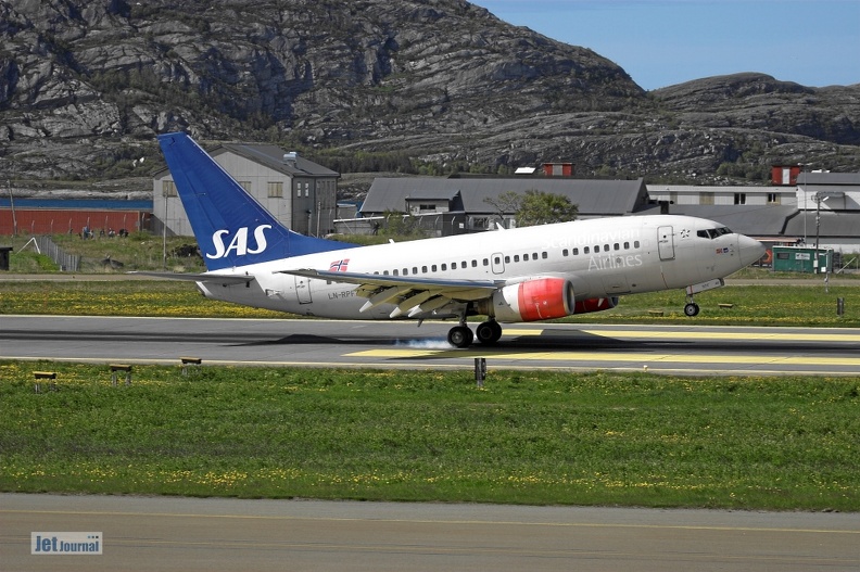 LN-RPF Boeing 737-683 SAS Scandinavian Airlines.jpg