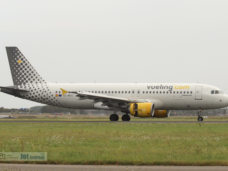EC-MCU, Airbus A320-214, Vueling (1132 відвідувань) EC-MCU, Airbus A320-214, Vueling