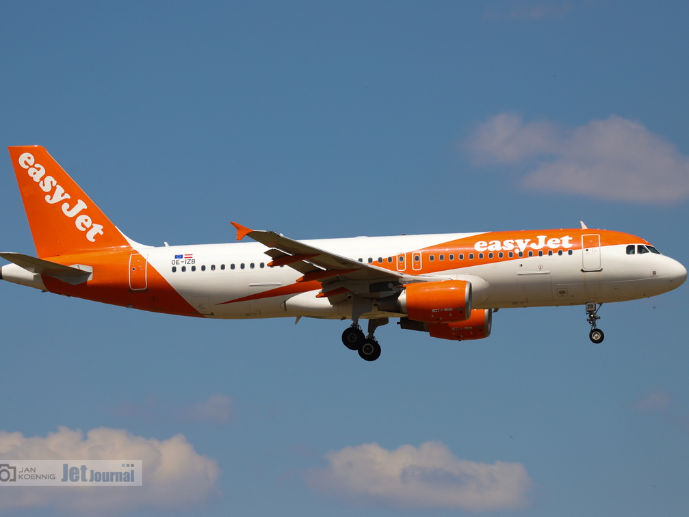 OE-IZB, Airbus A320-214, easyJet