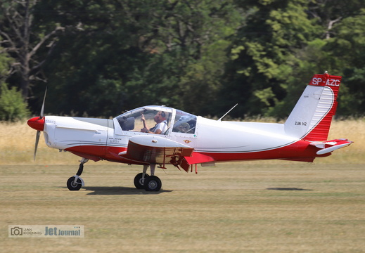 SP-AZC, Zlin Z-142