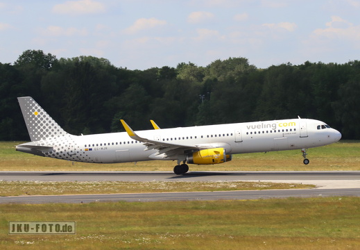 EC-MJR, Airbus A321-231, Vueling