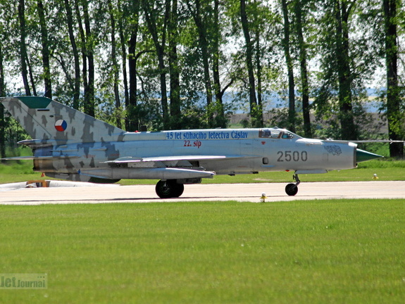 2500 MiG-21MFN 211tl CzAF (2404 odwiedzin) Open Day Caslav 2005 2500 MiG-21MFN 211tl CzAF