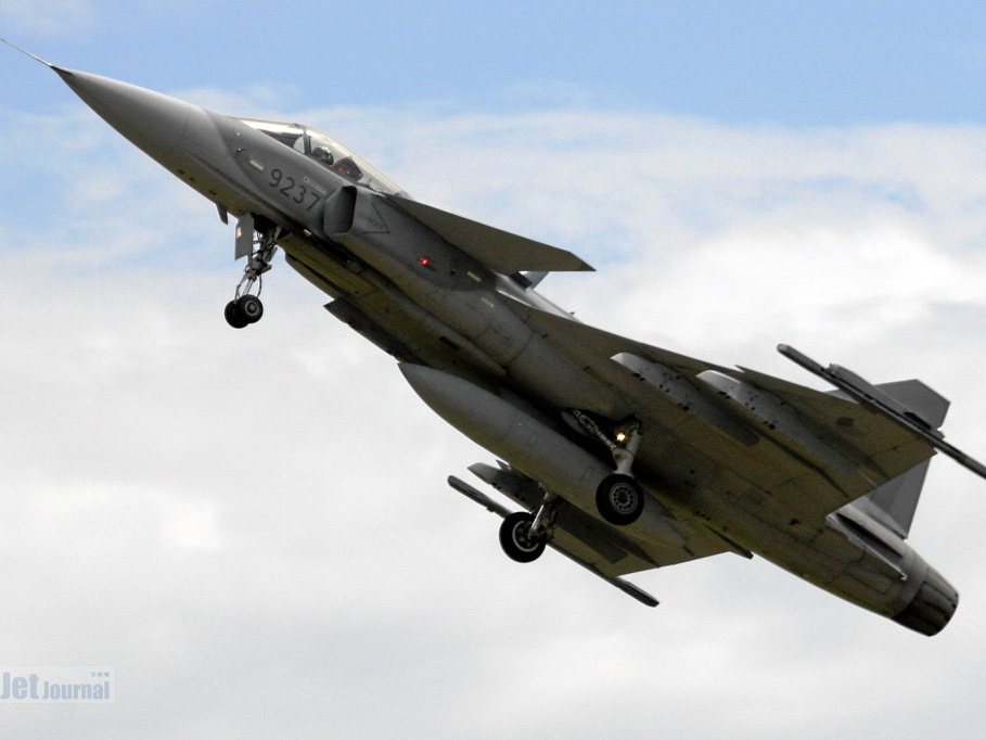 9237 JAS39C Gripen (просмотров: 2138) 9237 JAS39C Gripen