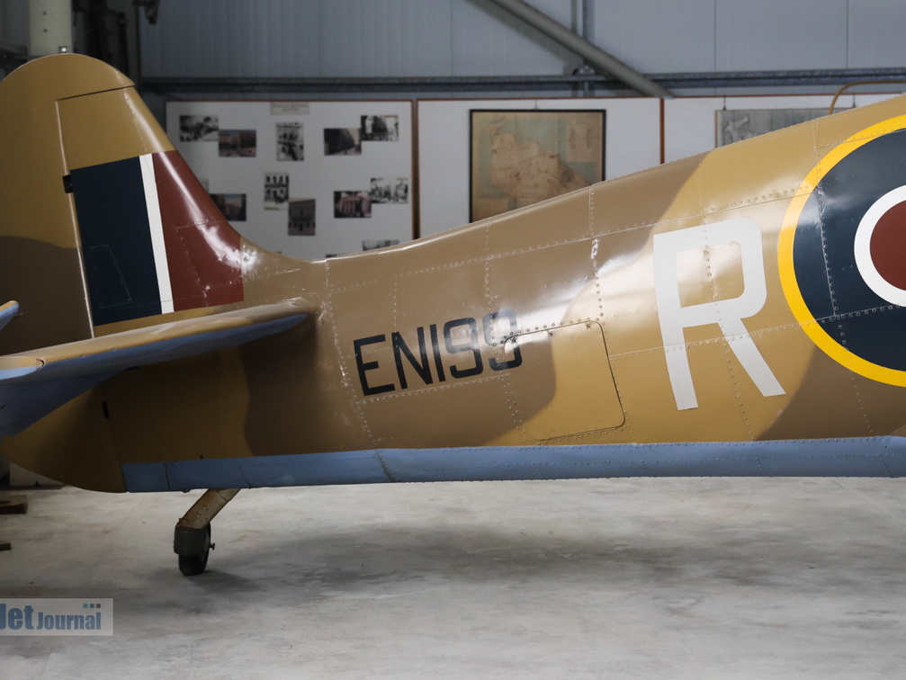 EN199 R-B, Supermarine Spitfire LF Mk. IX, Royal Air Force (655 visitas) EN199 R-B, Supermarine Spitfire LF Mk. IX, Royal Air Force
