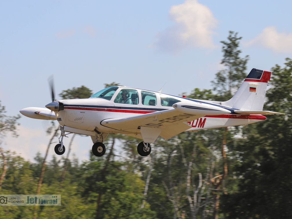 D-EBOM, Beech F33A Bonanza (31 odwiedzin) D-EBOM, Beech F33A Bonanza